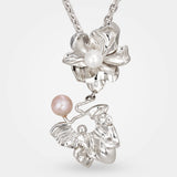 Flower pendant necklace - Organic statement jewellery with leaves in sterling silver and 2 pearls, on anchor chain – Livva