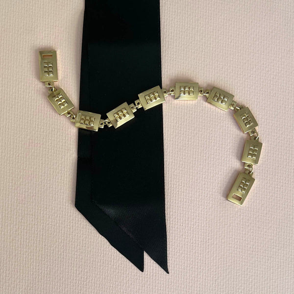 Black satin ribbon - 2 pieces of interchangeable ribbon with square necklace in gold - Livva Østerby.