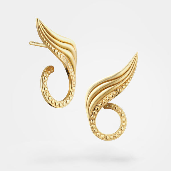 Climber earrings gold – 2 luxury leaf earrings with small rivets crawling up and around the earlobe – Livva Østerby.