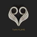 Ear climbers - Organiske 'Twin Flame' øreringe i sølv, formet som et elegant blad der tilsammen danner et hjerte, med fine cool 'diamant'-nitter.