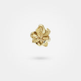 Flower earring gold – A delicate design with leaf-like petals  – Alva Florali collection