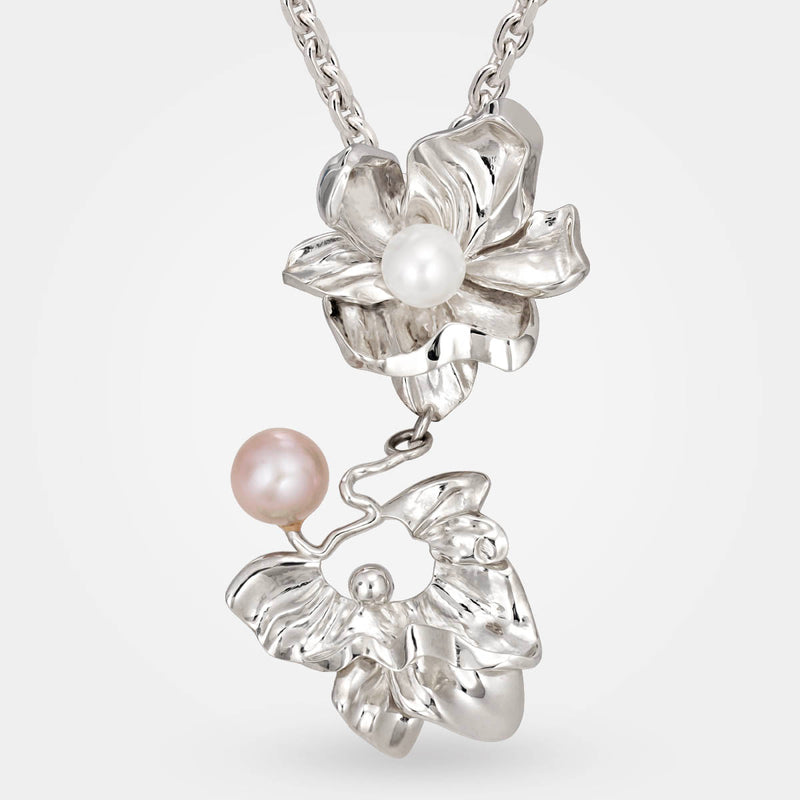 Flower pendant necklace - Organic statement jewellery with leaves in sterling silver and 2 pearls, on anchor chain – Livva