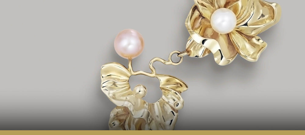 Gold jewellery - Organic jewellery with floral drop earrings in gold leaves featuring pink and white pearls - Livva