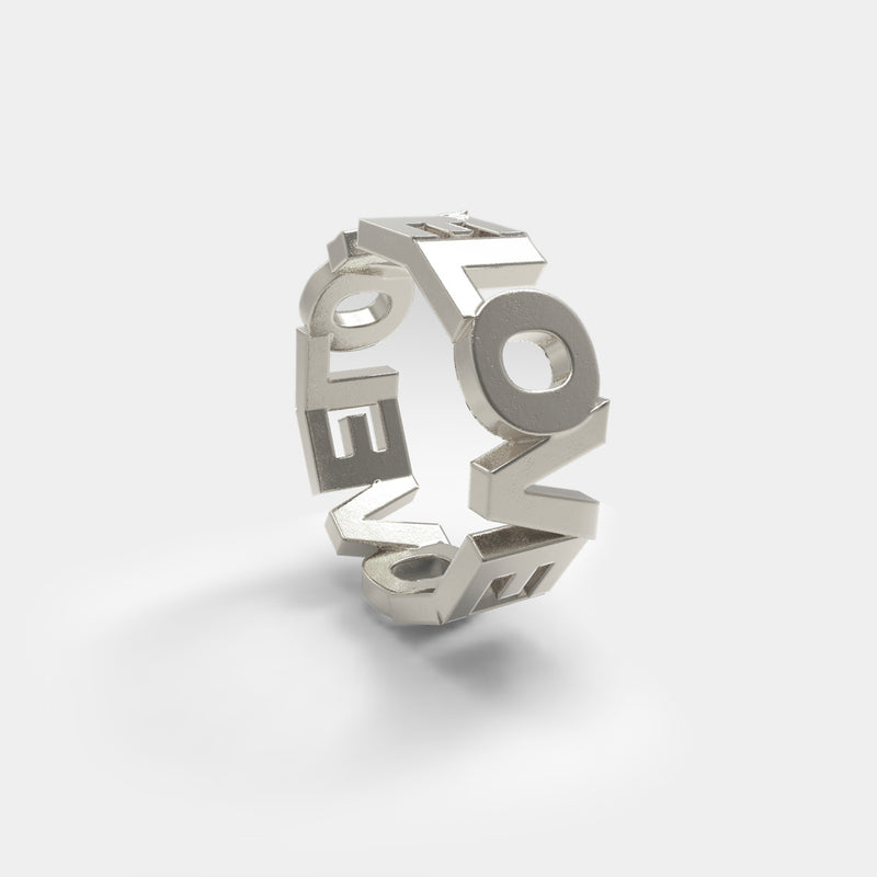 Love Love Love - Bogstav-ring i sølv med 3 sammensatte ord som ringbånd og kærligheds-symbol - Livva