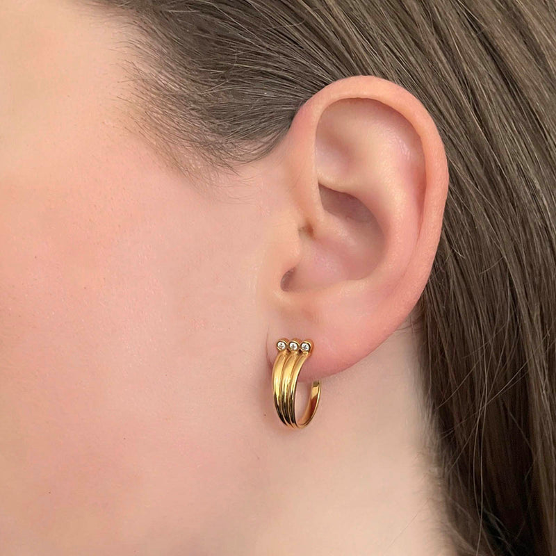 18K yellow gold single hoop earring
