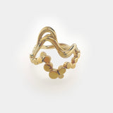Wavy ring i guld - Unikt smykkedesign med snoet organiske bølger og flade bobler - Livva